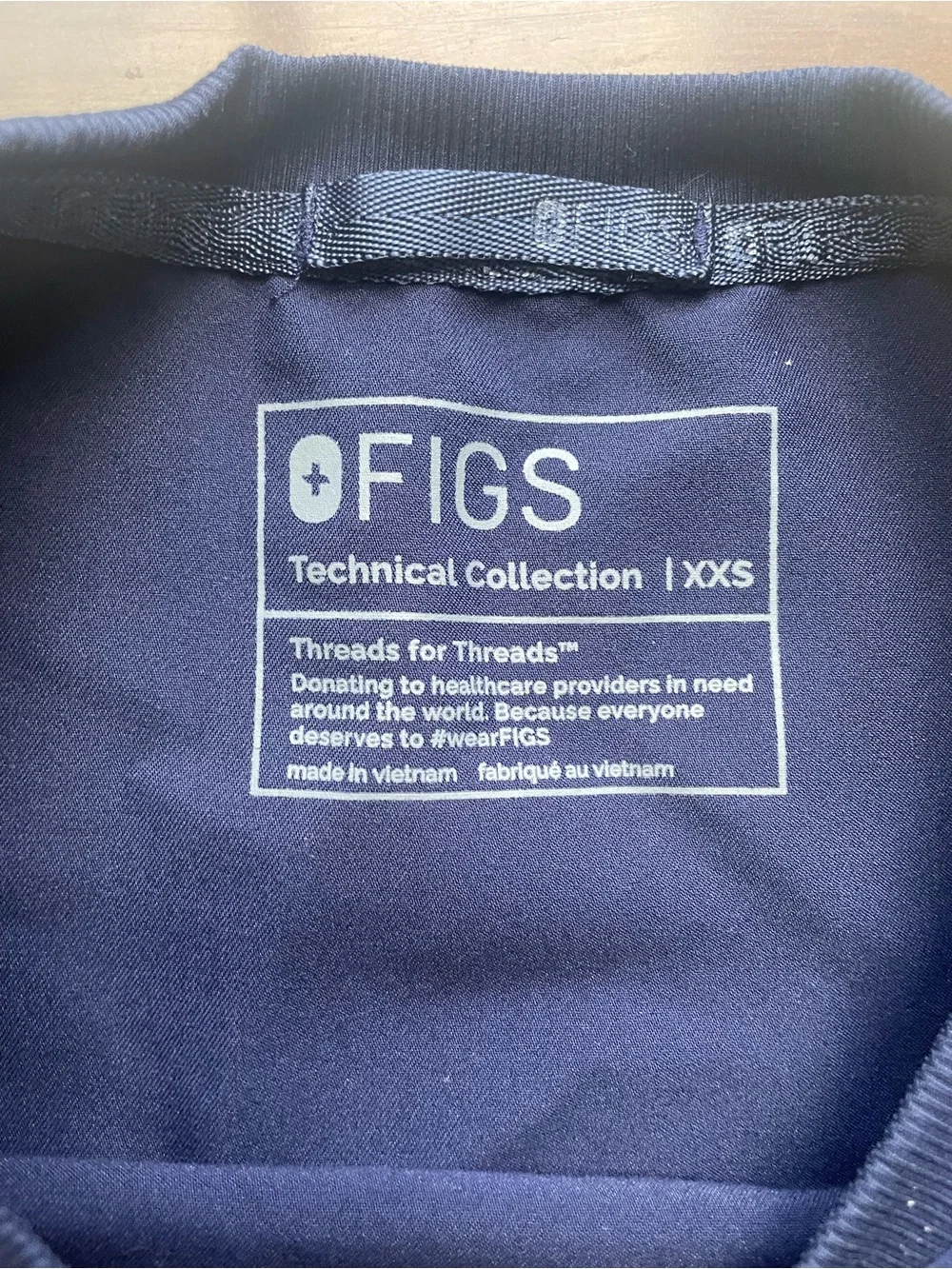 Figs navy short